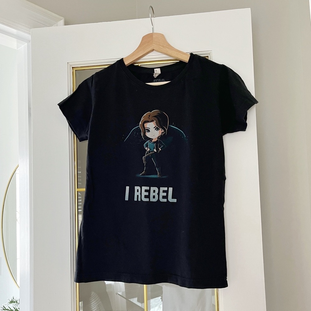 TeeTurtle T-Shirt - Jyn Erso (Rogue One: A Star Wars Story) “I Rebel”